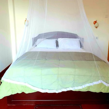 Bed and Breakfast Adannz Ella Esterno foto